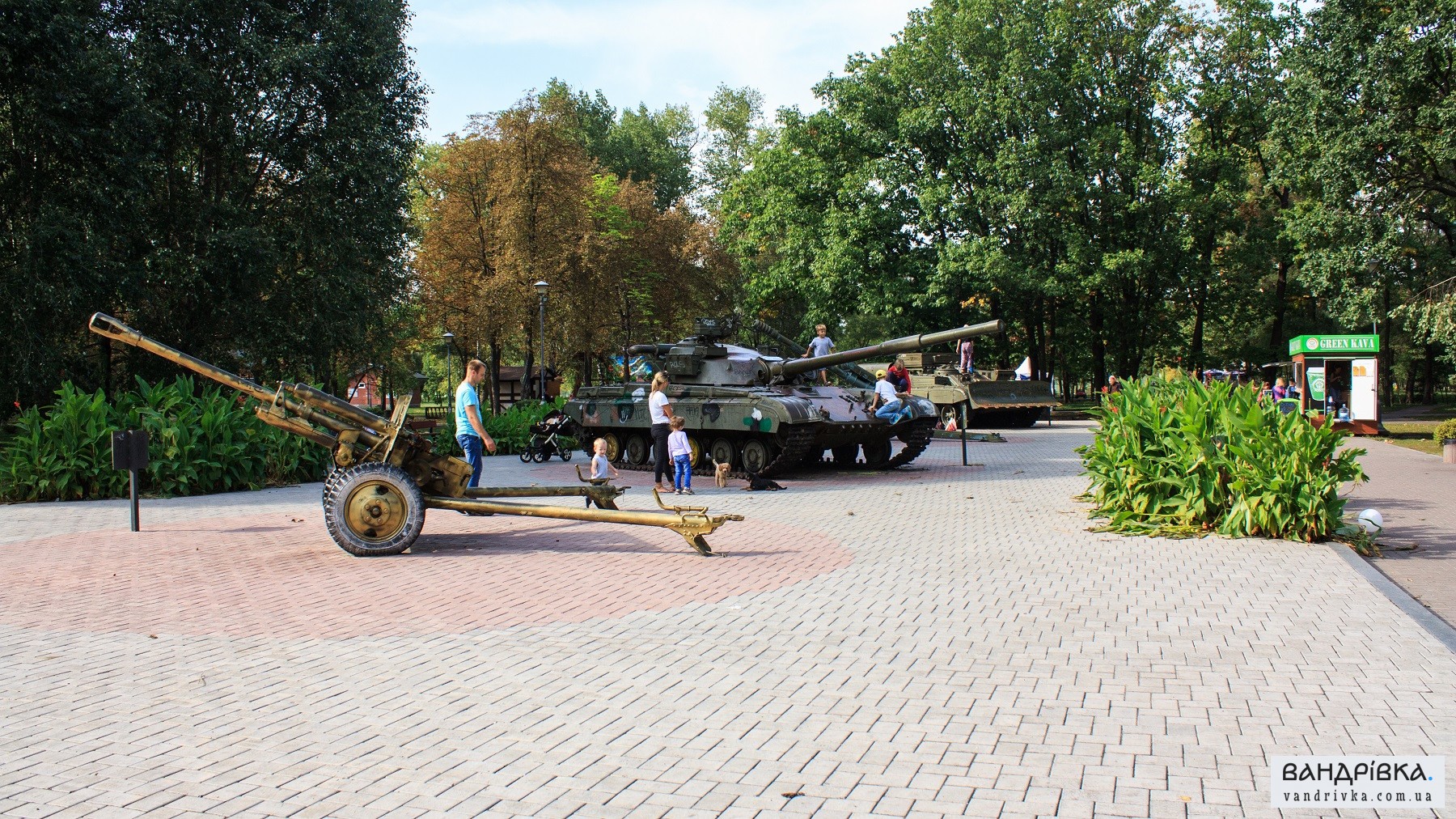 Один із найпопулярніших парків Києва: що подивитися у парку «Перемоги» - фото 15