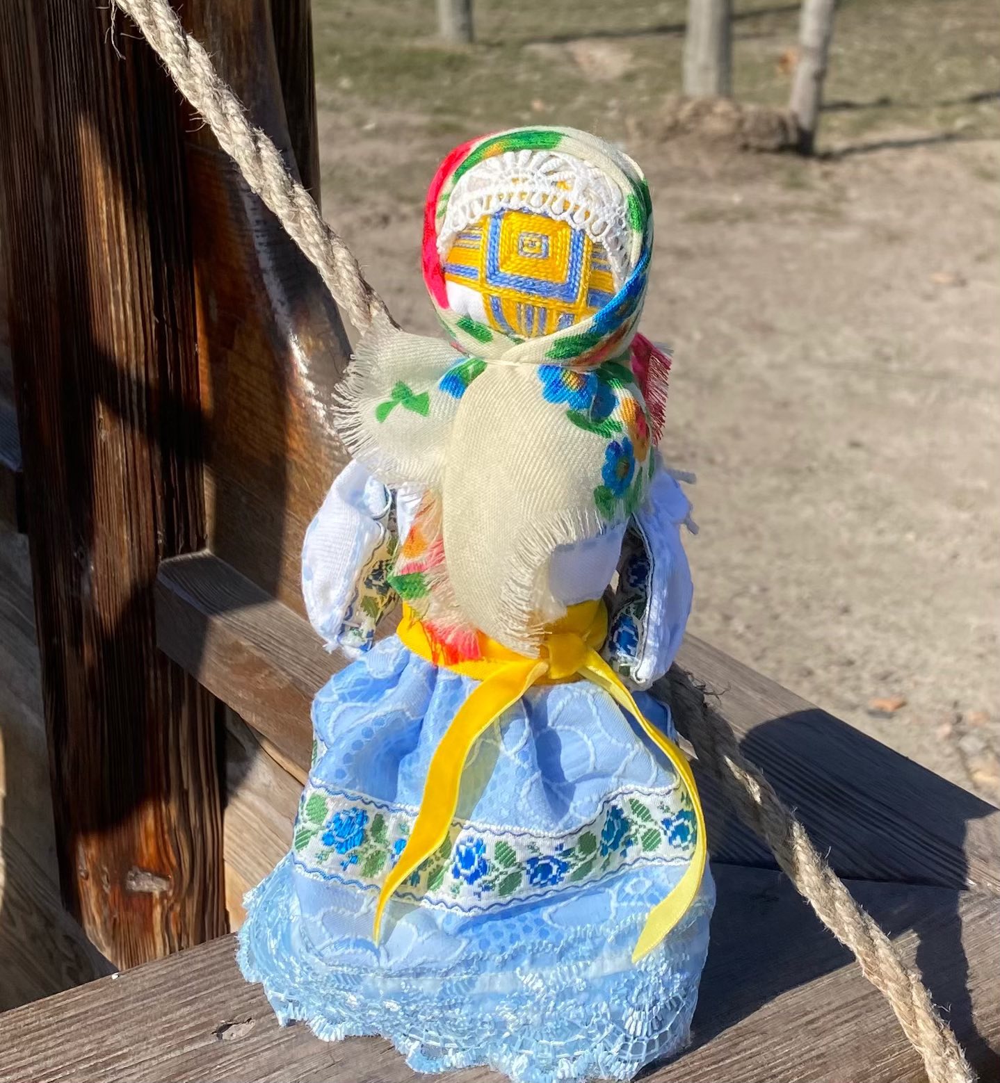 На Черкащині майстриня створює ляльки-мотанки за давніми техніками: з травами і без ножиць. Фото - фото 2