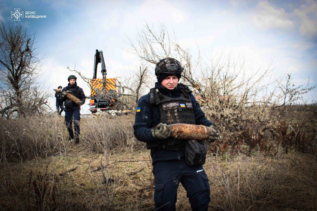 Білоцерківські піротехніки провели масштабне знищення боєприпасів - фото 5