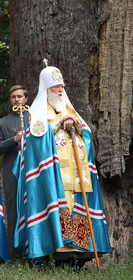 Показали архівні фото Патріарха Філарета під час освячення храму на Черкащині