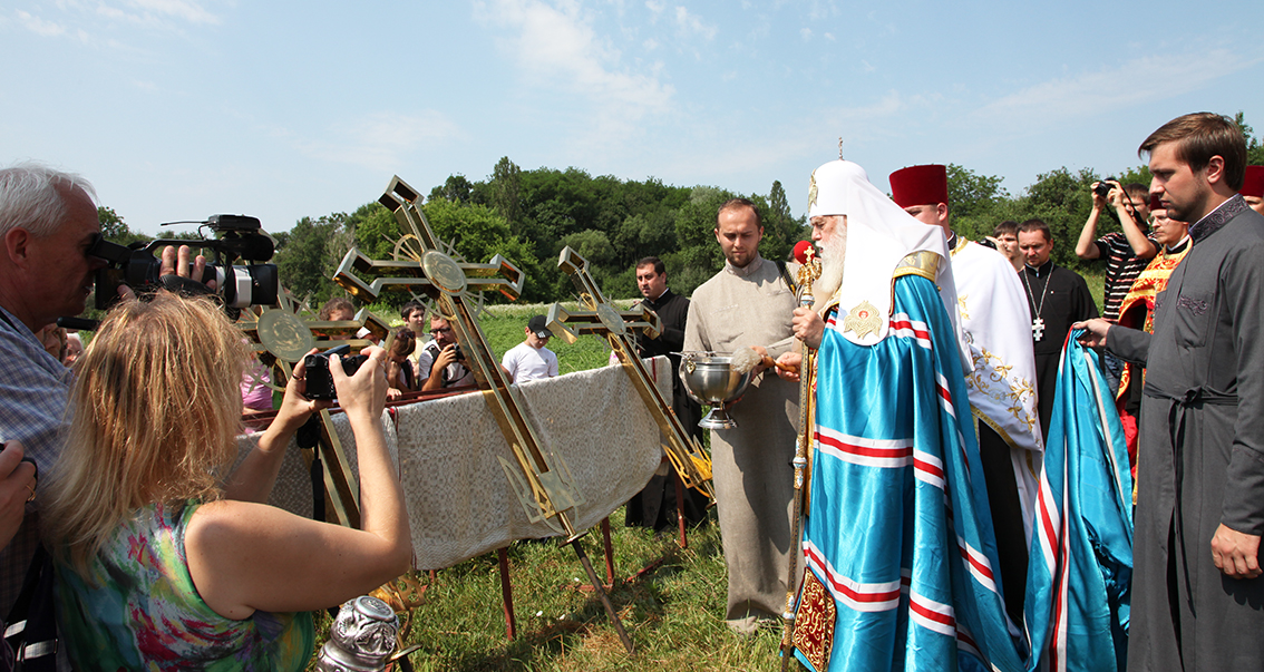 Показали архівні фото Патріарха Філарета під час освячення храму на Черкащині - фото 7