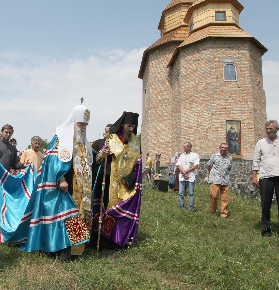 Показали архівні фото Патріарха Філарета під час освячення храму на Черкащині - фото 2