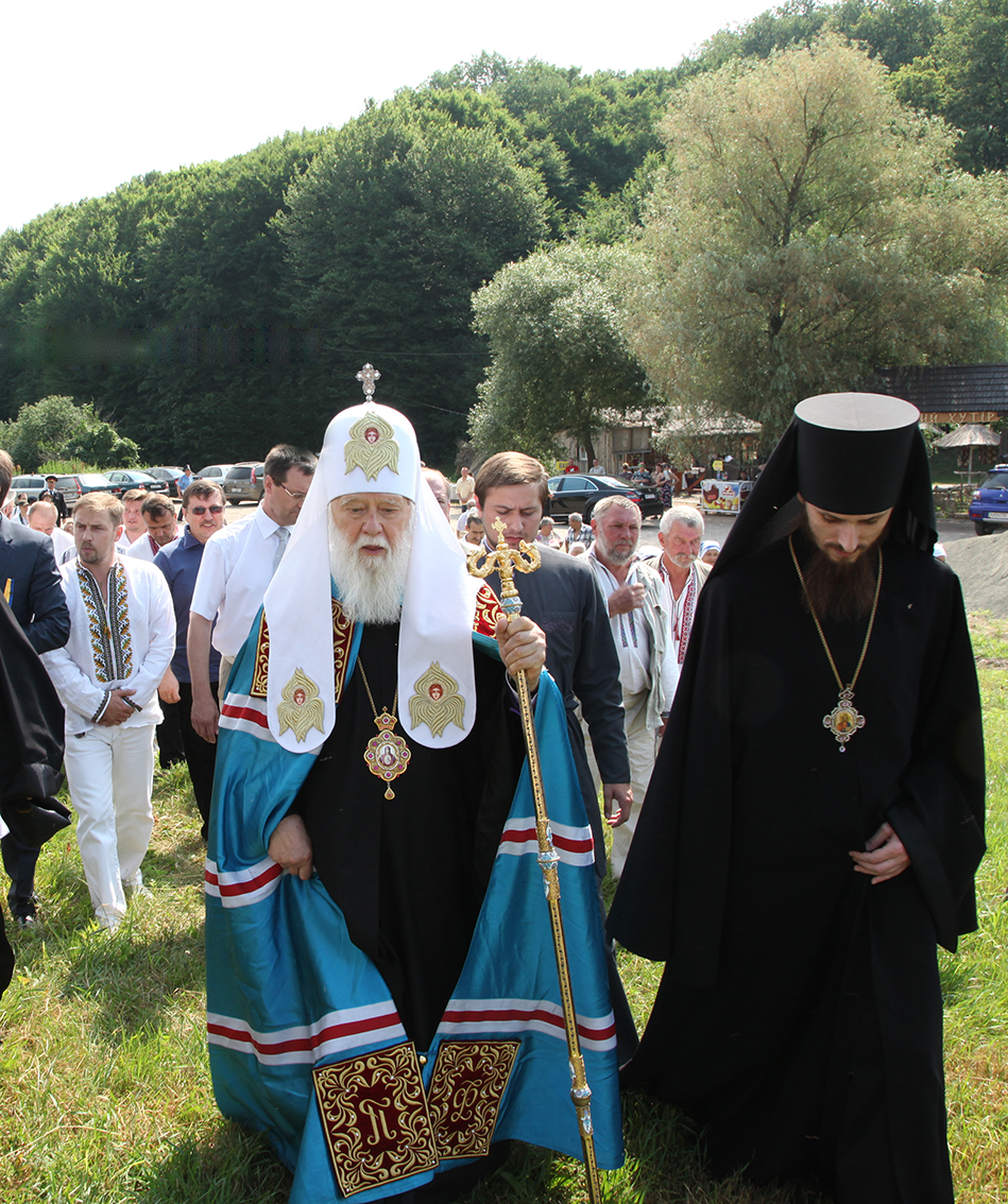 Показали архівні фото Патріарха Філарета під час освячення храму на Черкащині - фото 8