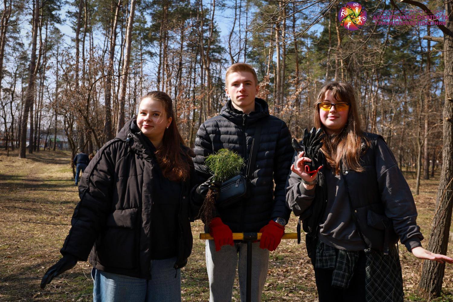 У черкаському «Сосновому бору» висадили молоді дерева - фото 2