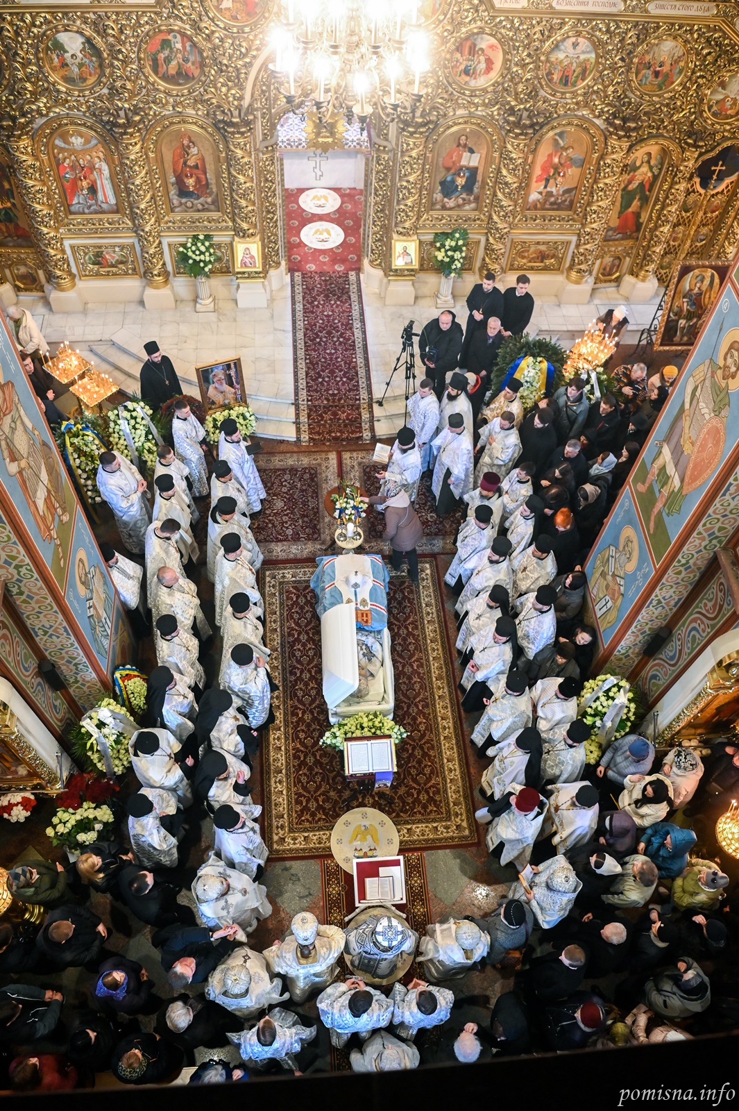 Блаженнійший Митрополит Епіфаній очолив першу частину чину відспівування Святійшого Патріарха Філарета - фото 8