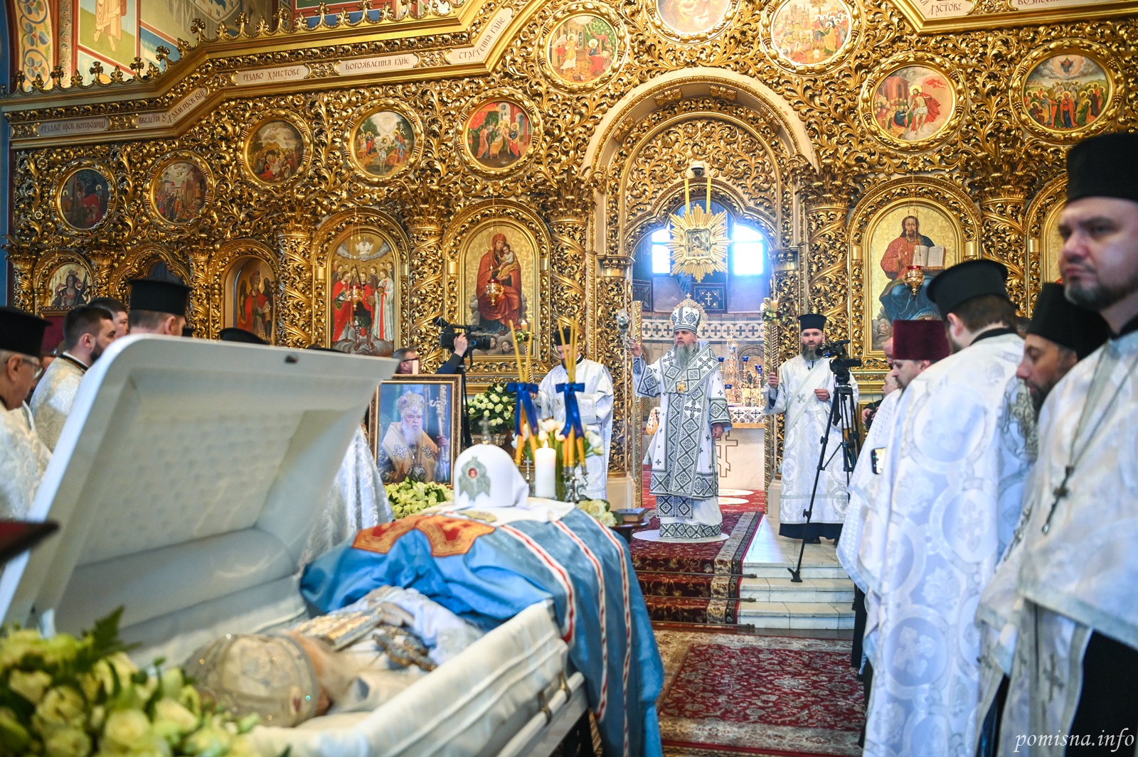 Блаженнійший Митрополит Епіфаній очолив першу частину чину відспівування Святійшого Патріарха Філарета - фото 7