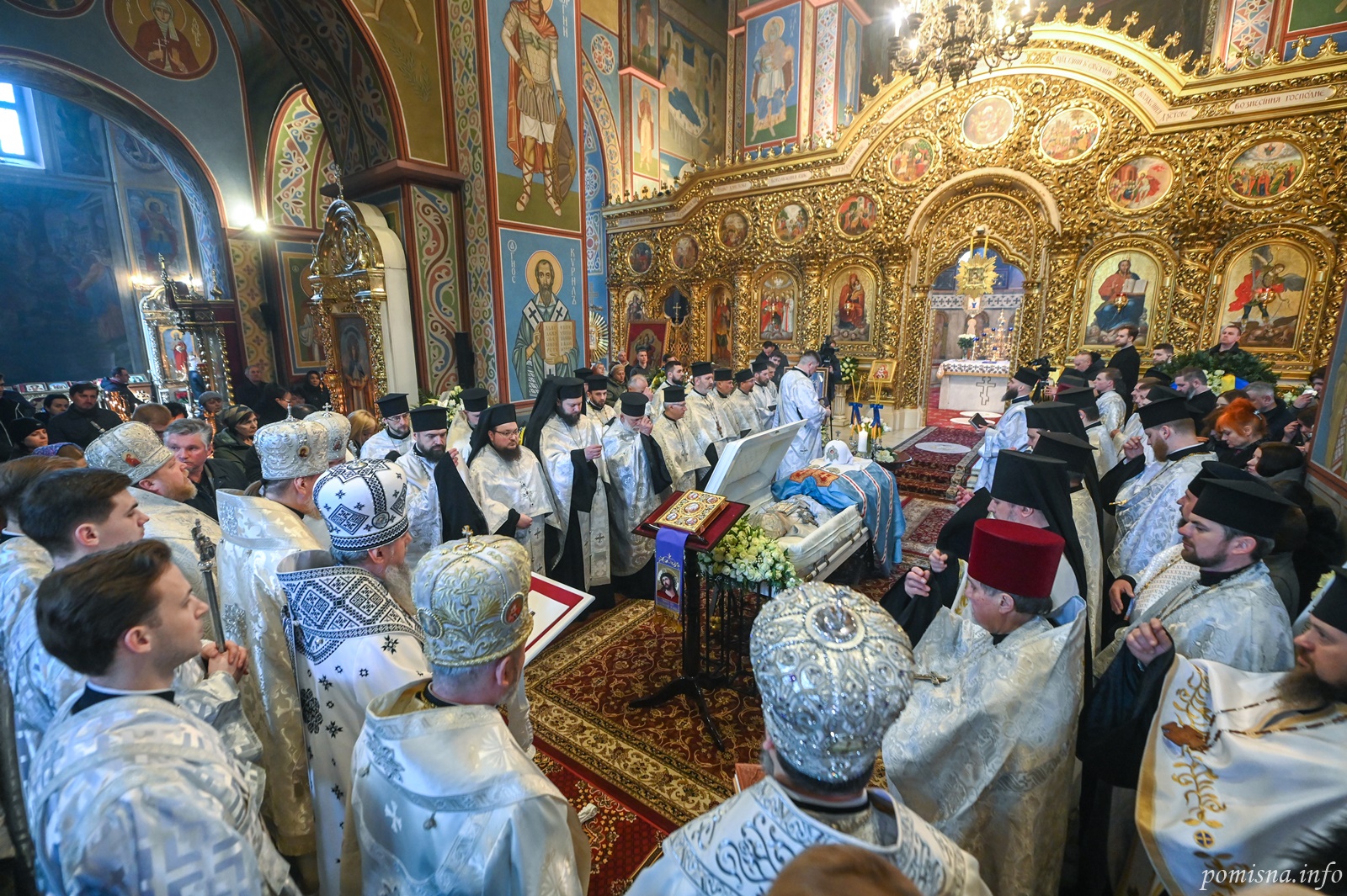 Блаженнійший Митрополит Епіфаній очолив першу частину чину відспівування Святійшого Патріарха Філарета - фото 5