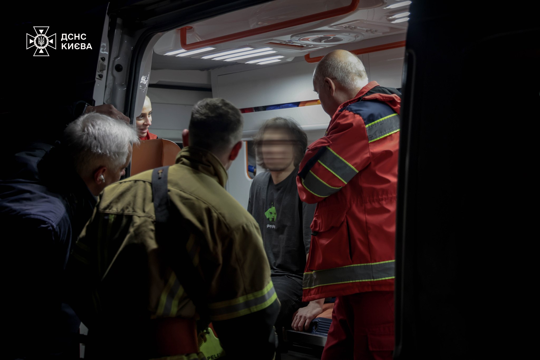 Киянин впав у 5-метрову яму у покинутій будівлі