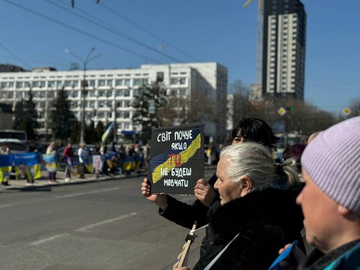 У Черкасах відбулася акція на підтримку зниклих безвісти та полонених: історії тих, хто чекає - фото 3