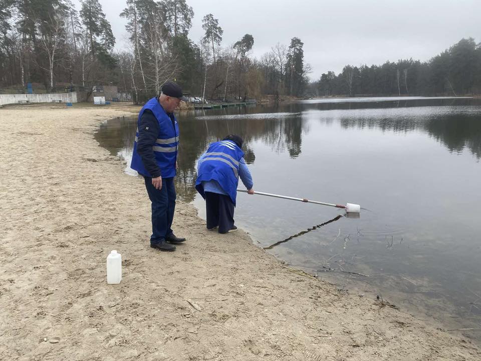 На озері в Пущі-Водиці зафіксували мор риби