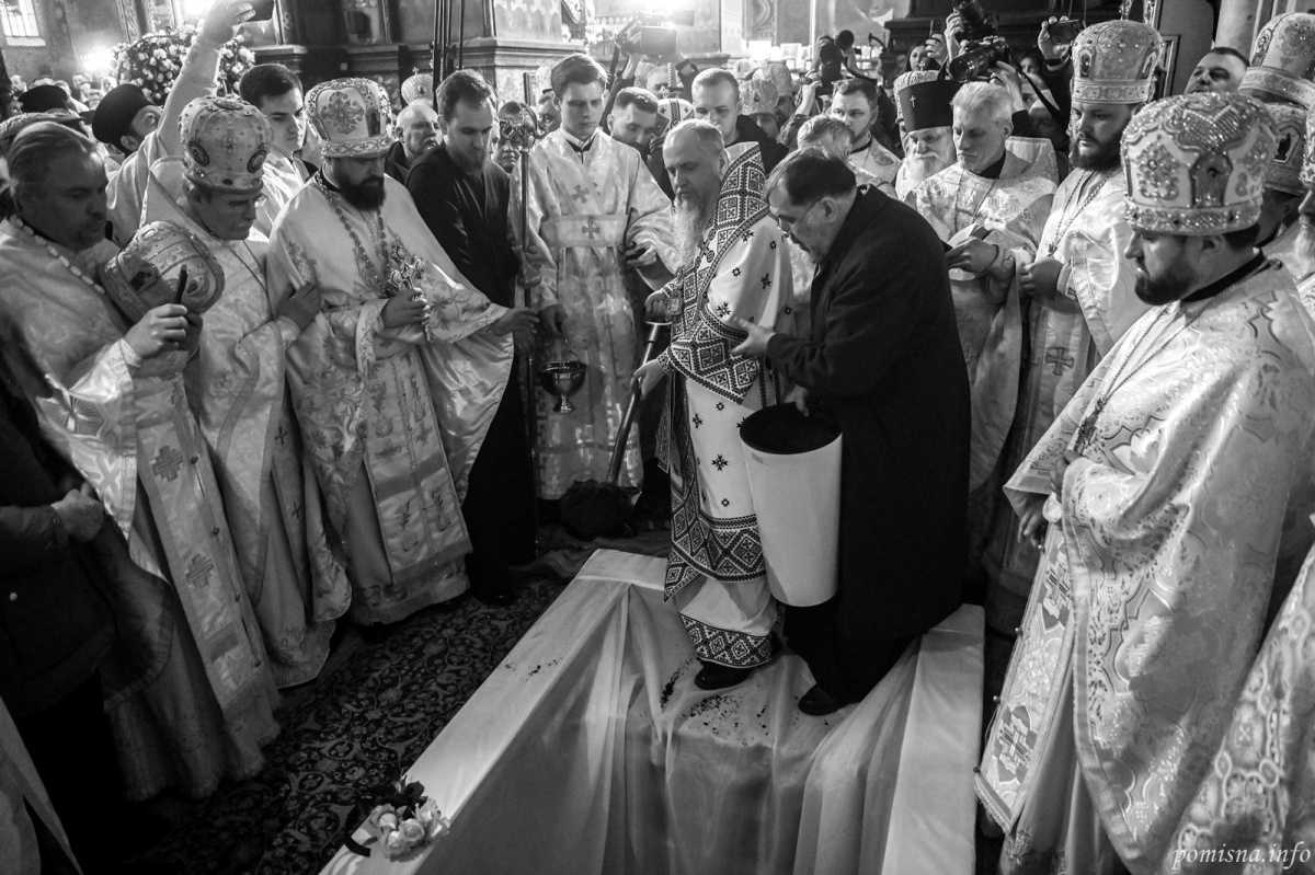 Виконали останню волю: У Володимирському кафедральному соборі поховали патріарха Філарета - фото 4