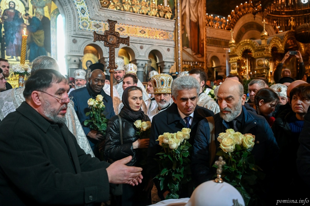 Виконали останню волю: У Володимирському кафедральному соборі поховали патріарха Філарета - фото 8