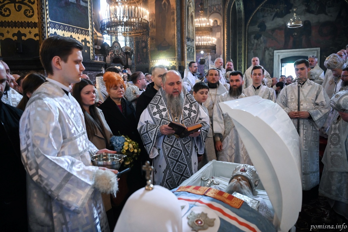 Виконали останню волю: У Володимирському кафедральному соборі поховали патріарха Філарета - фото 9
