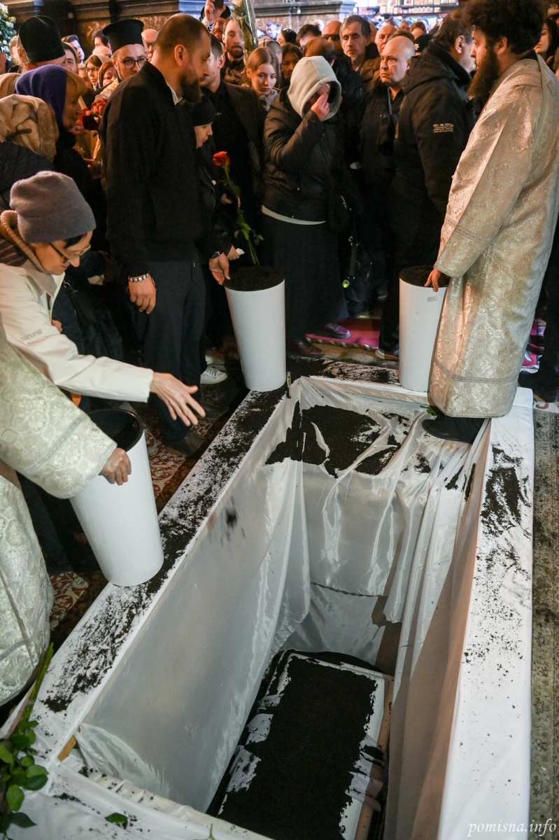 Виконали останню волю: У Володимирському кафедральному соборі поховали патріарха Філарета - фото 2