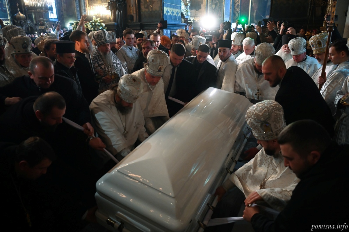 Виконали останню волю: У Володимирському кафедральному соборі поховали патріарха Філарета - фото 5