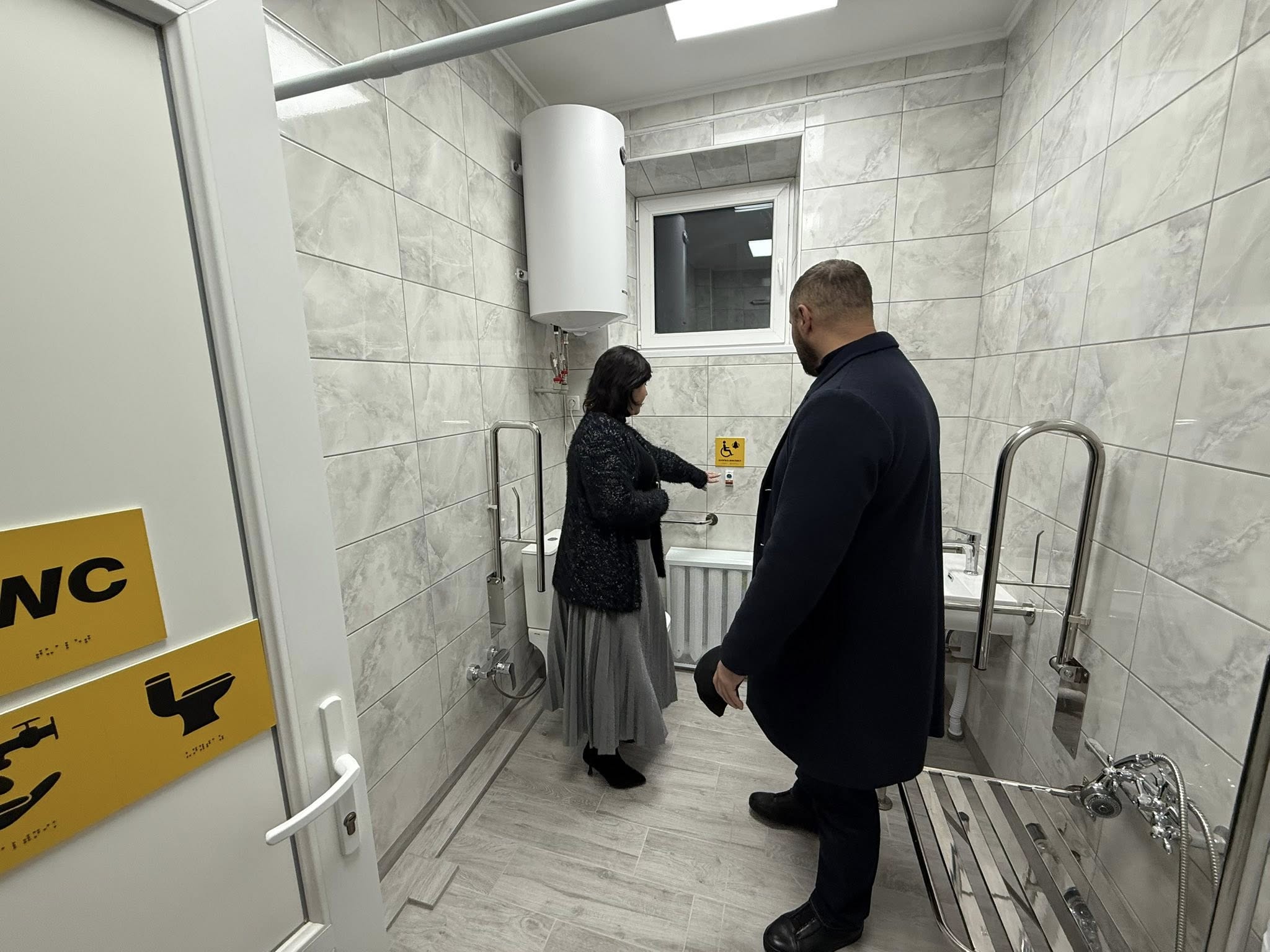 У Христинівській міській лікарні відремонтували операційну, палати і вбиральню - фото 7