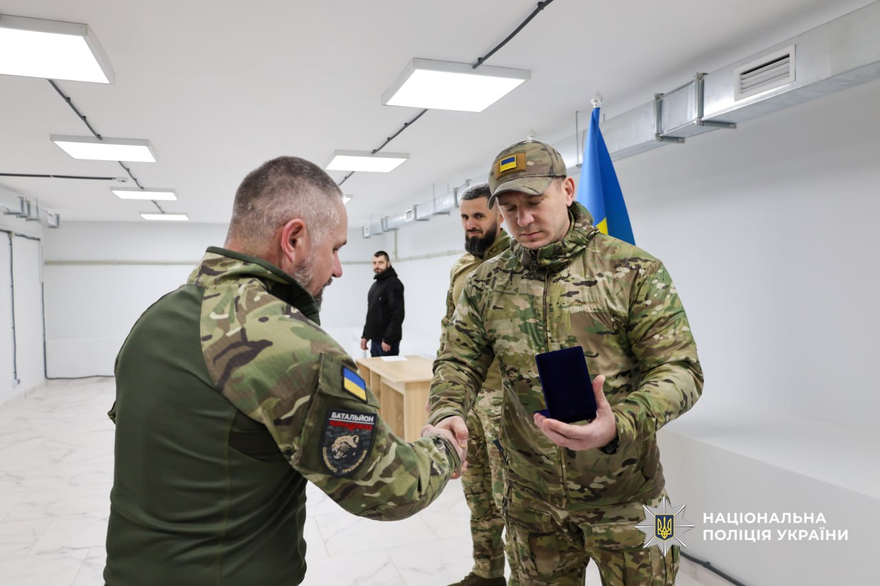 Бійці стрілецького батальйону поліції Черкащини отримали нагороди - фото 2
