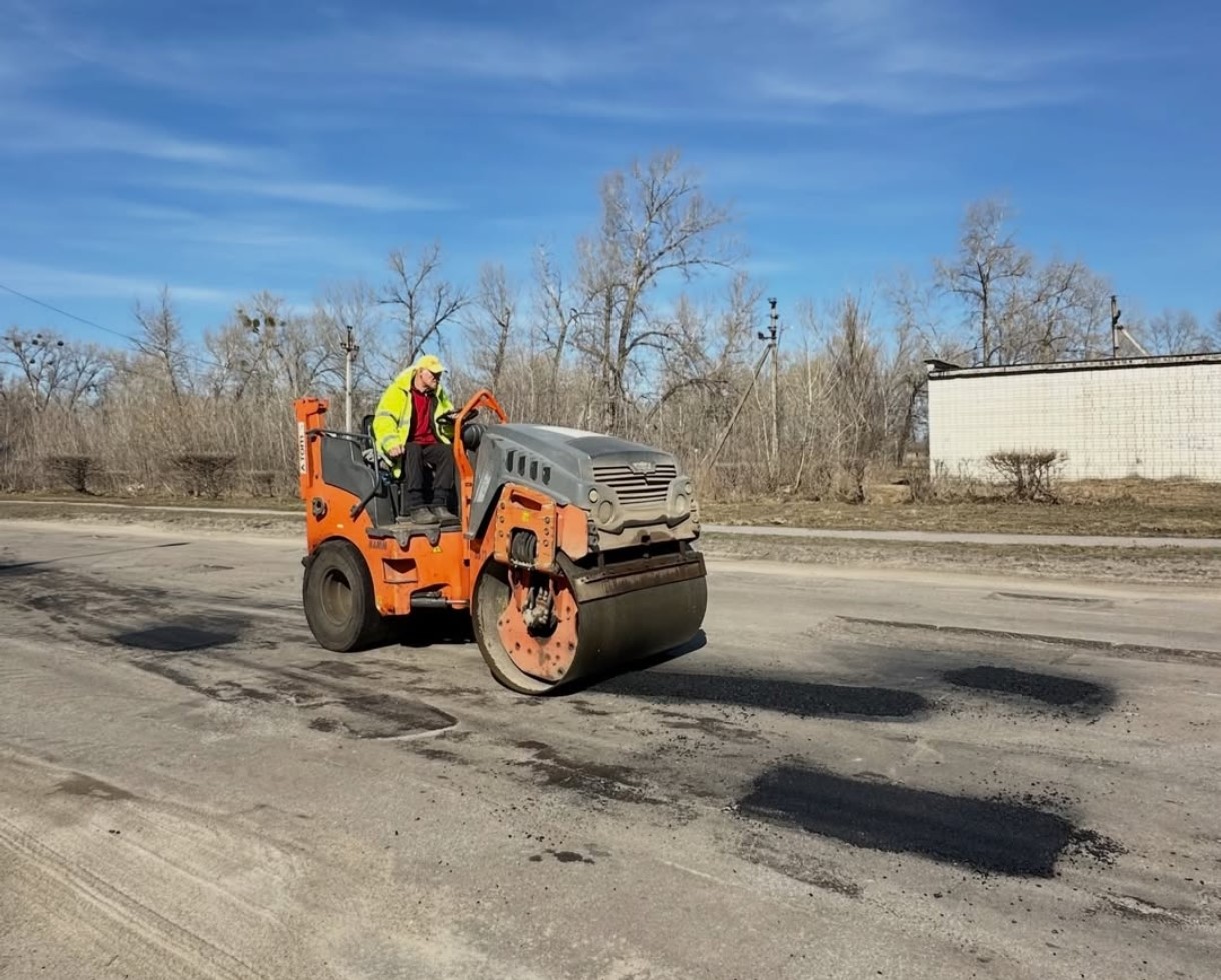 Ямковий ремонт доріг у Каневі завершили на 90% — міська рада.