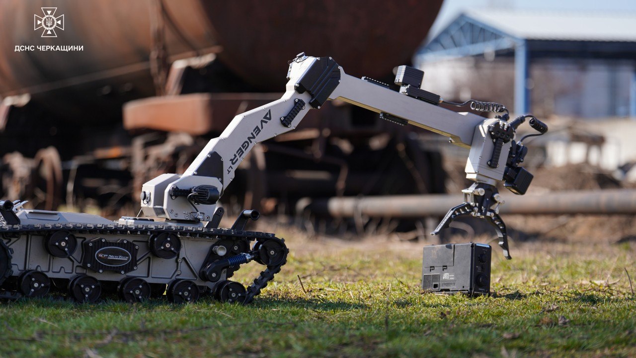 У Черкасах провели спільні навчання кінологів рятувальних служб