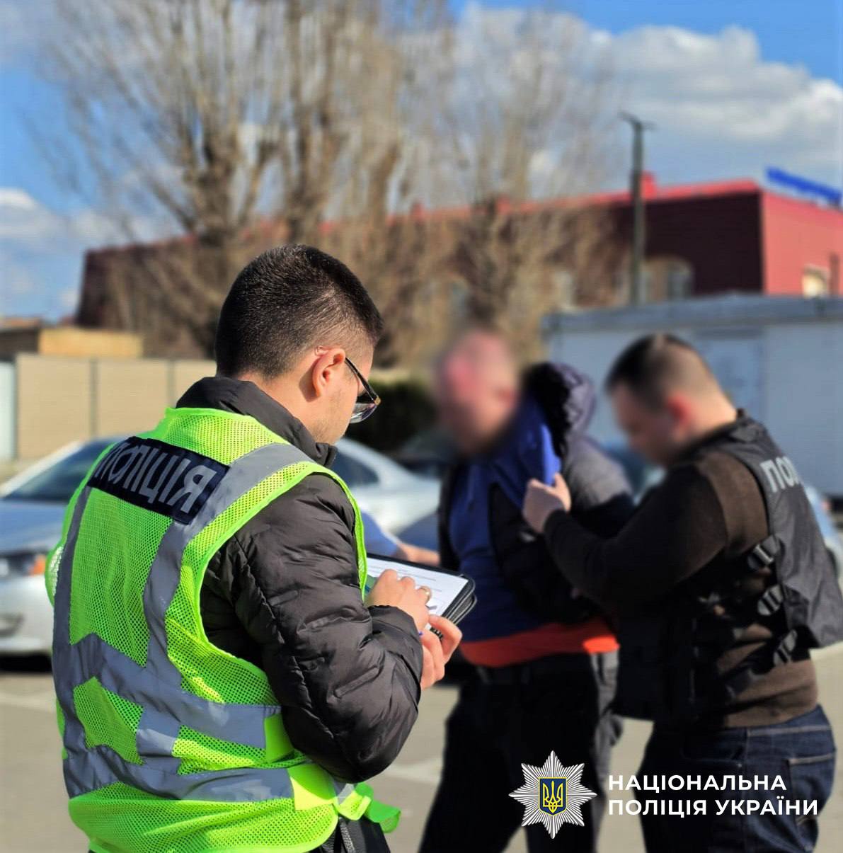 У Києві експрацівнику сервісного центру МВС повідомили про підозру за «допомогу» з іспитами - фото 2