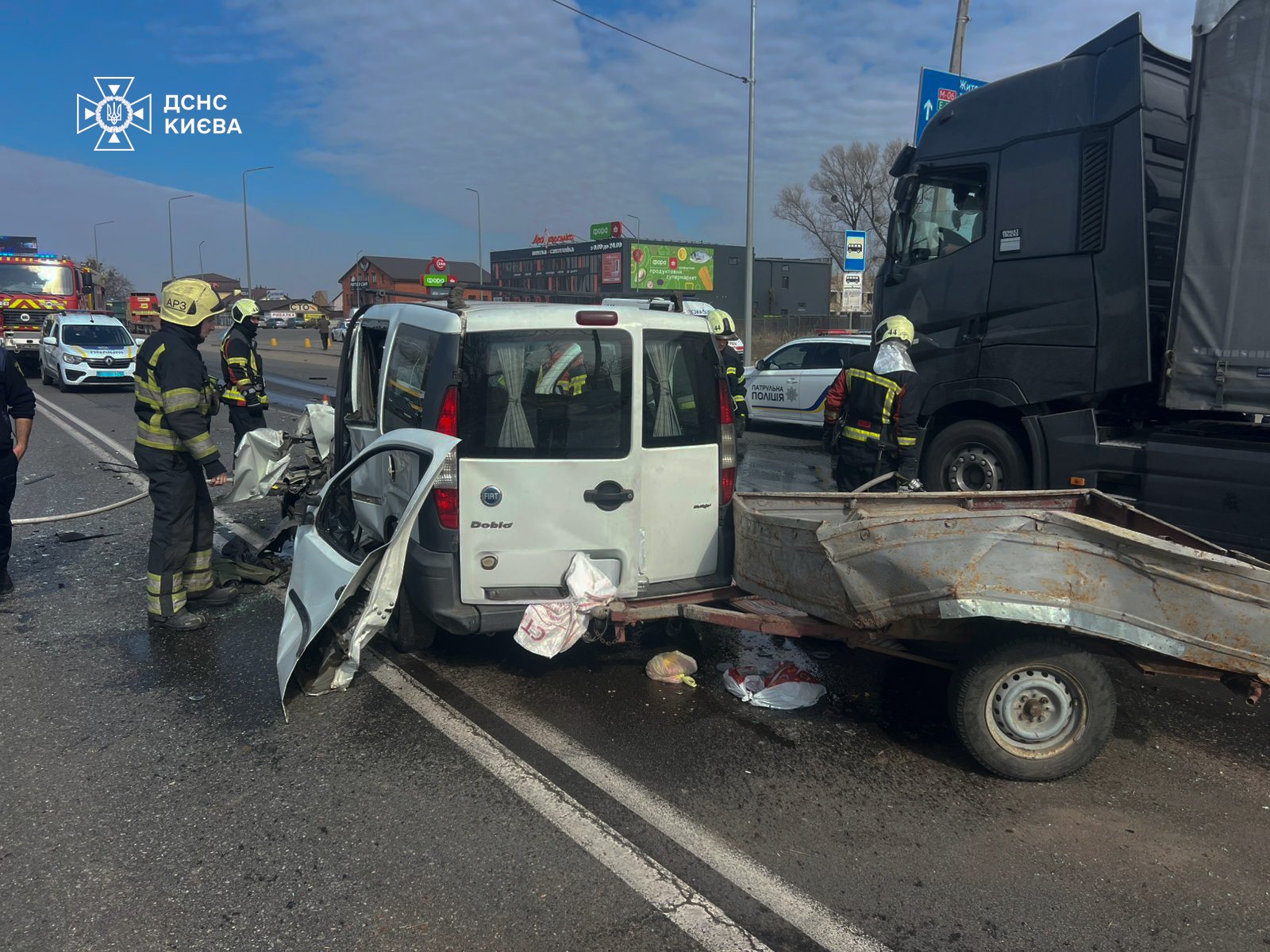 Смертельна ДТП на Кільцевій дорозі: рух ускладнено неподалік Жулянського шляхопроводу - фото 2