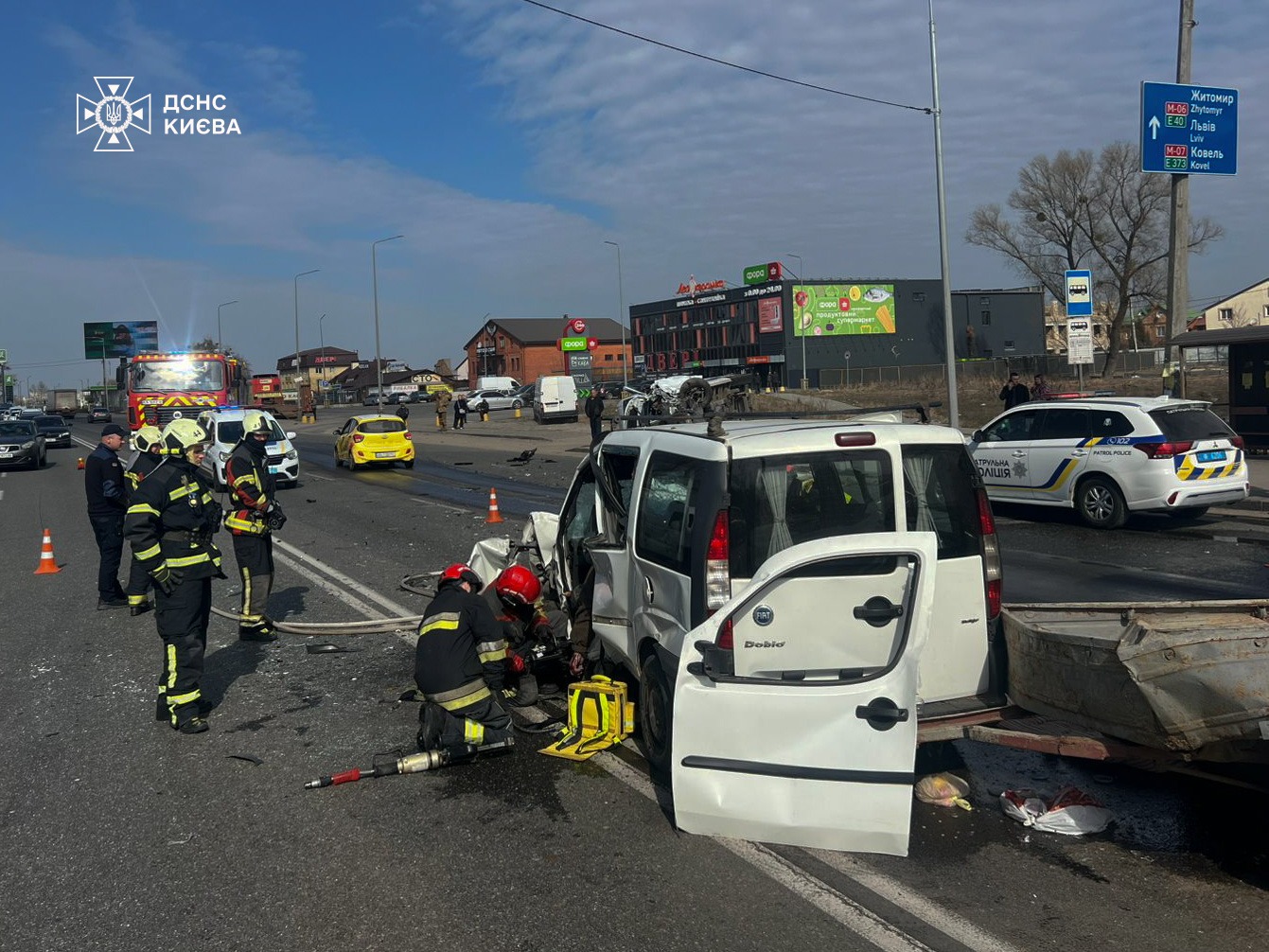 Смертельна ДТП на Кільцевій дорозі: рух ускладнено неподалік Жулянського шляхопроводу - фото 4