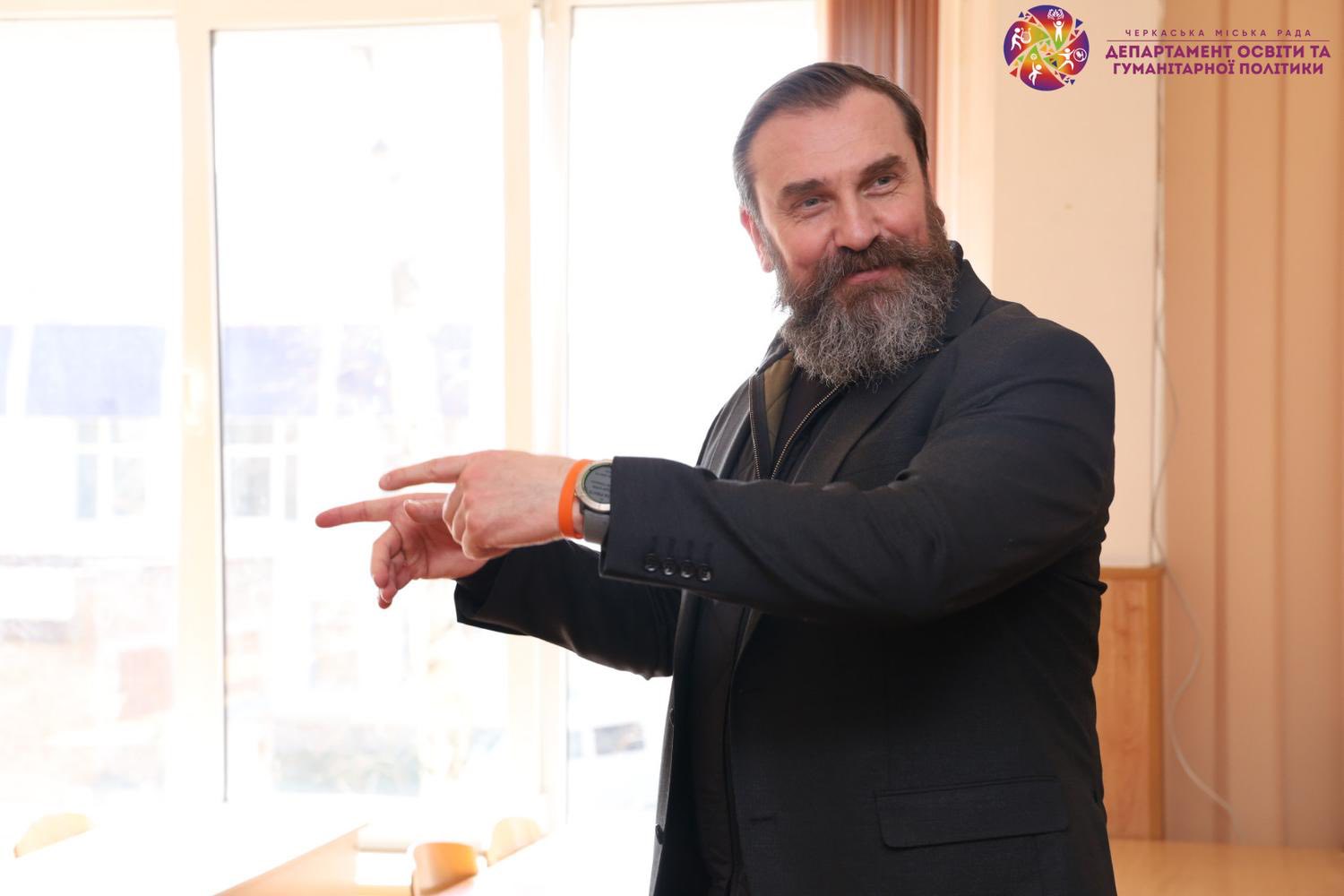 Міністр освіти Оксен Лісовий відвідав школи у Черкасах. Фото - фото 4