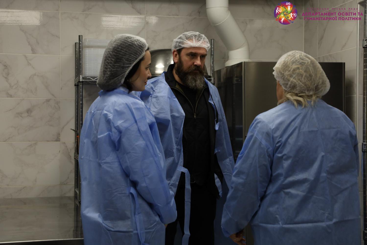 Міністр освіти Оксен Лісовий відвідав школи у Черкасах. Фото - фото 5