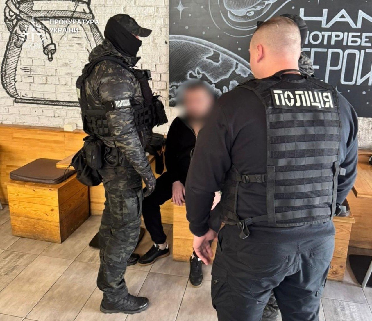 У Києві викрили чоловіка, який продавав «інвалідність» за 9 000 доларів через OLX - фото 2