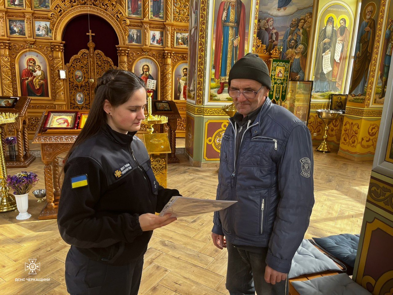 У Смілі і Золотоноші рятувальники вчили парафіян церков користуватися вогнегасником - фото 2