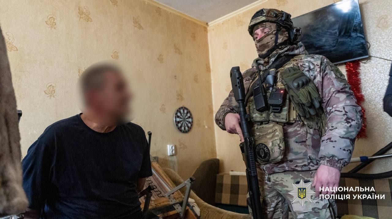 Ґвалтували доньку, виготовляли дитяче порно та продавали: поліція затримала подружжя киян - фото 2