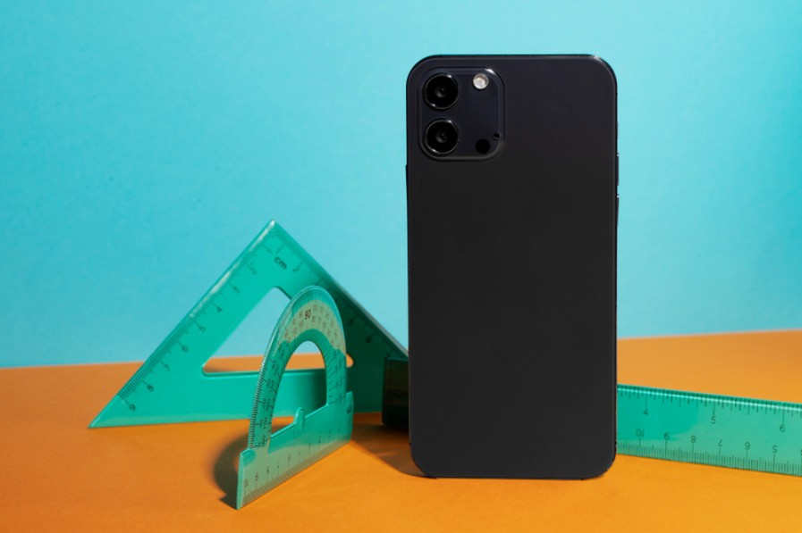 Матове чи глянцеве покриття чохла: що практичніше для щоденного використання - фото 2