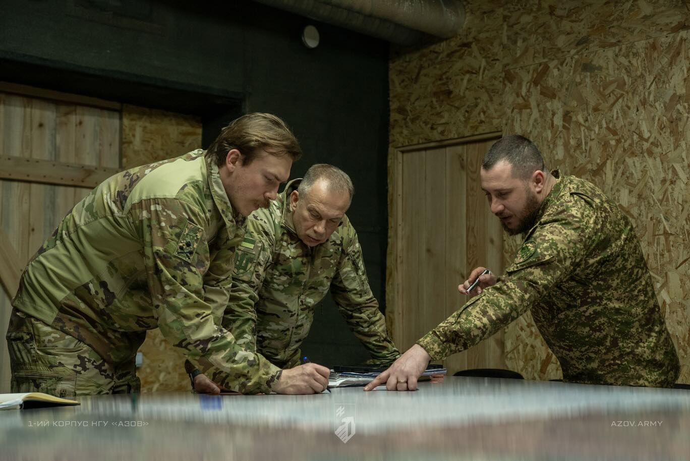 Сирський вручив погони бригадного генерала Денису «Редісу» Прокопенку