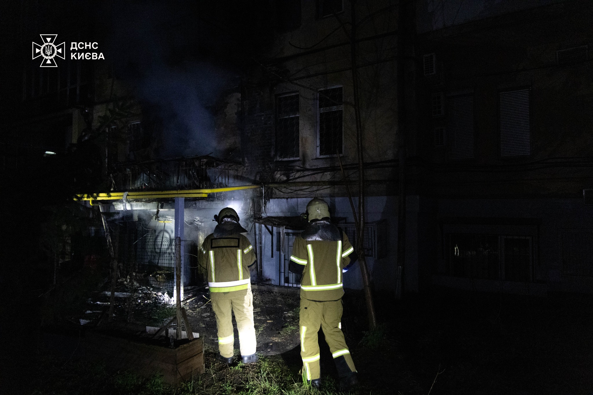 У Шевченківському районі Києва під час пожежі врятували 10 людей - фото 3