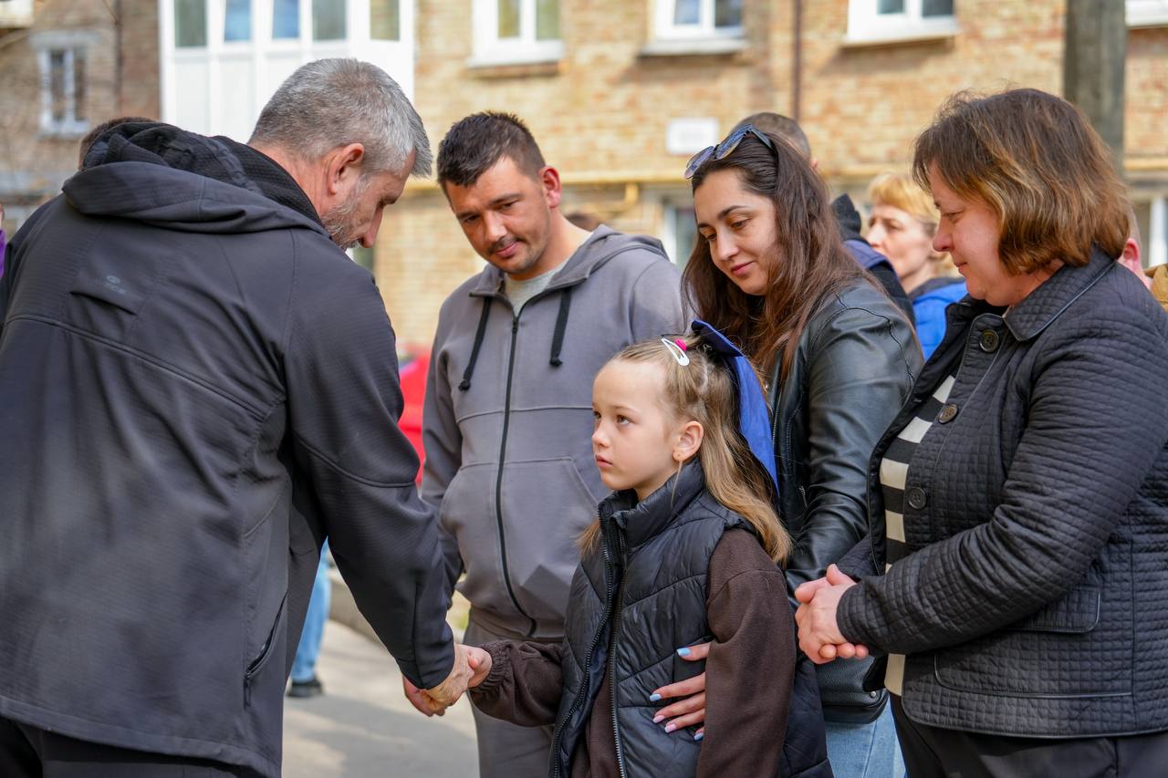 У Бучі відкрили меморіальну дошку загиблому воїну Івану Далекому - фото 5