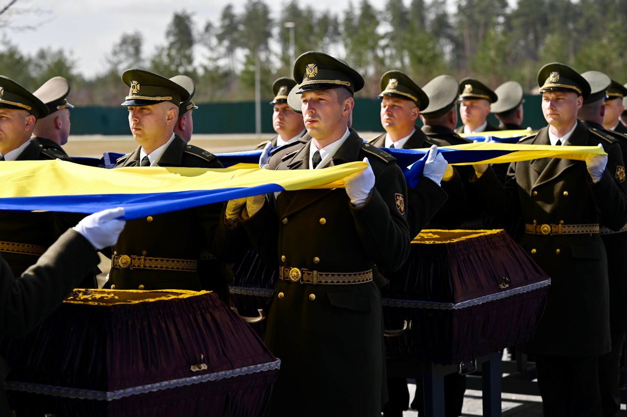 На меморіальному кладовищі вшанували пам’ять 11 невідомих героїв України - фото 3