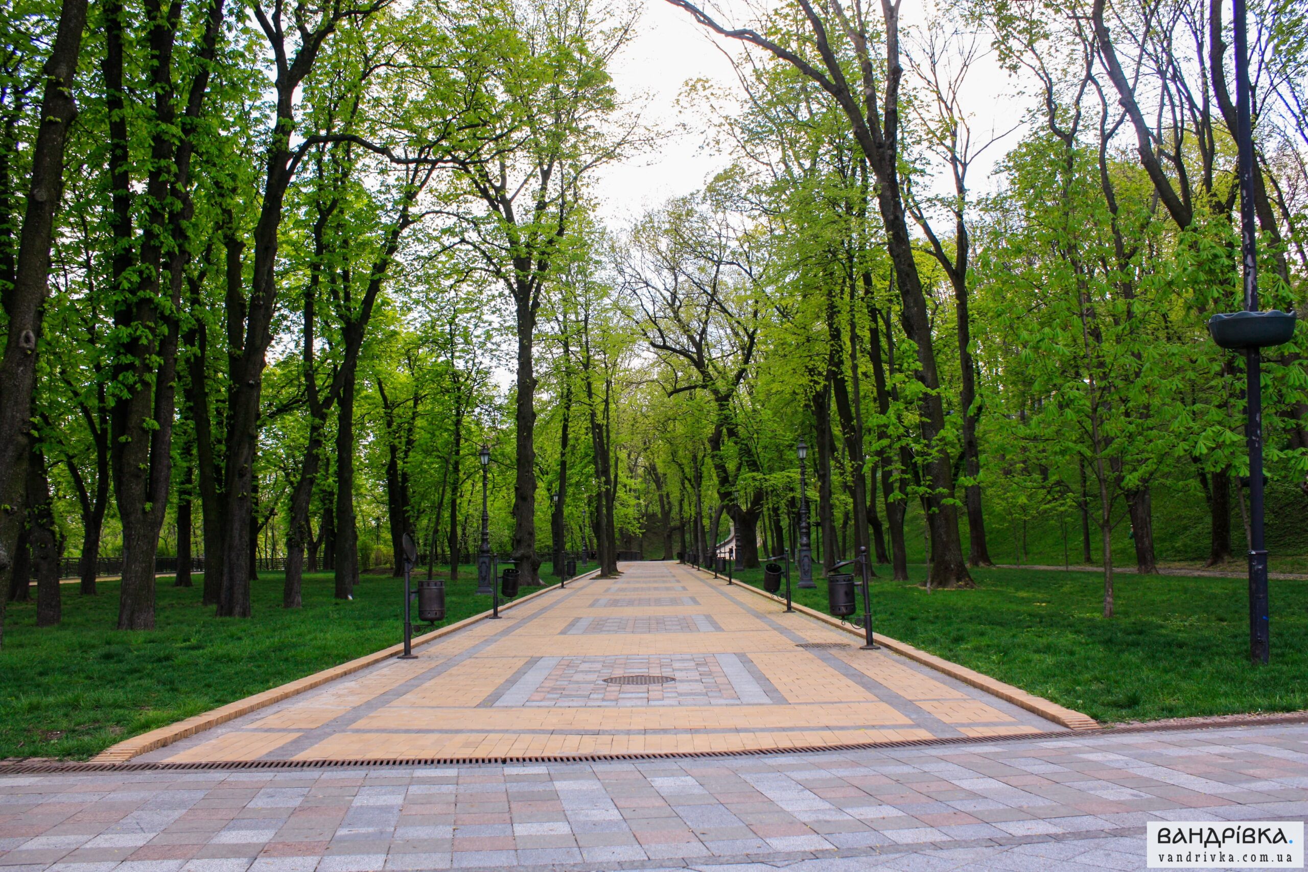 Володимирська гірка у Києві: парк із найкращими панорамами міста - фото 6