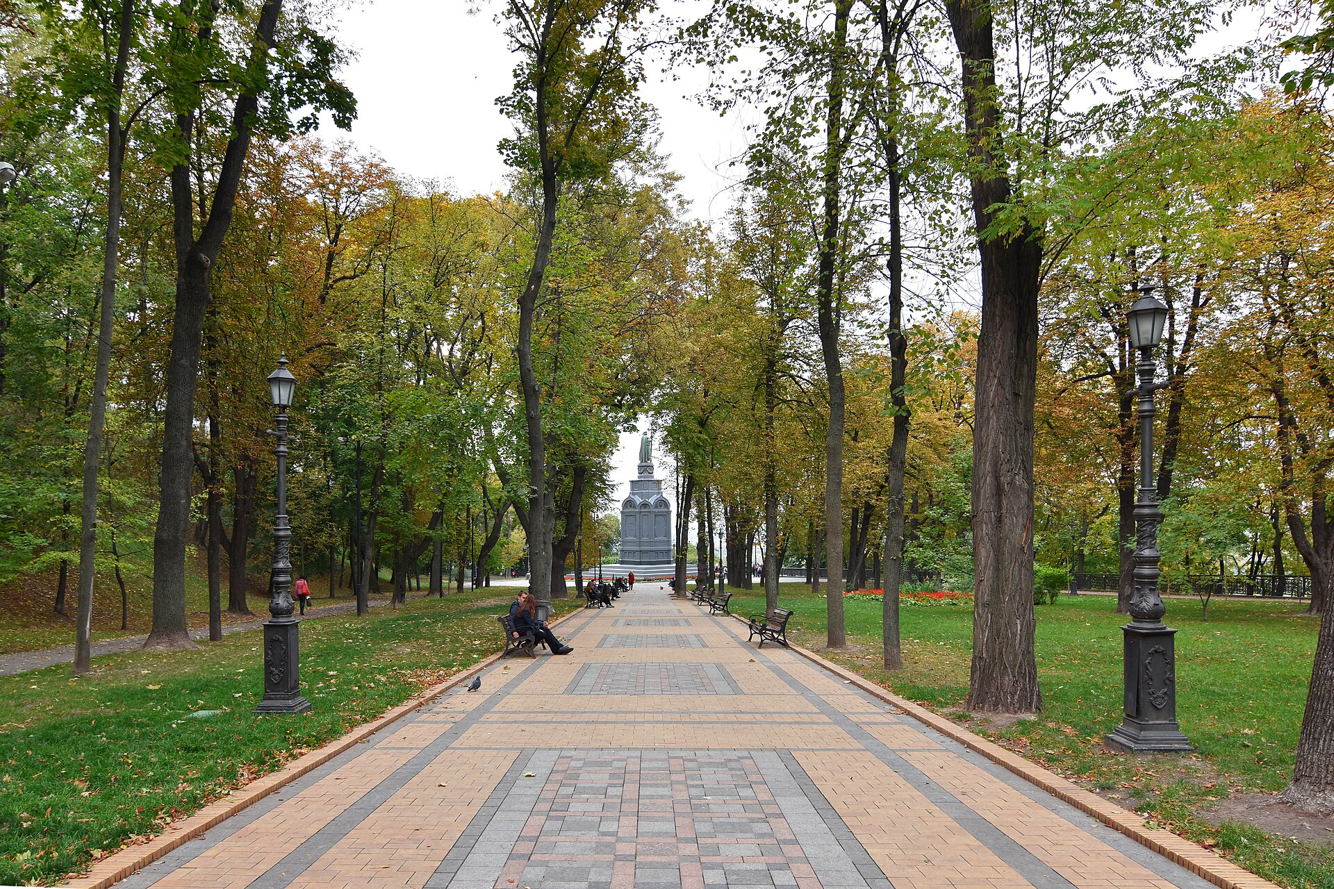 Володимирська гірка у Києві: парк із найкращими панорамами міста - фото 11