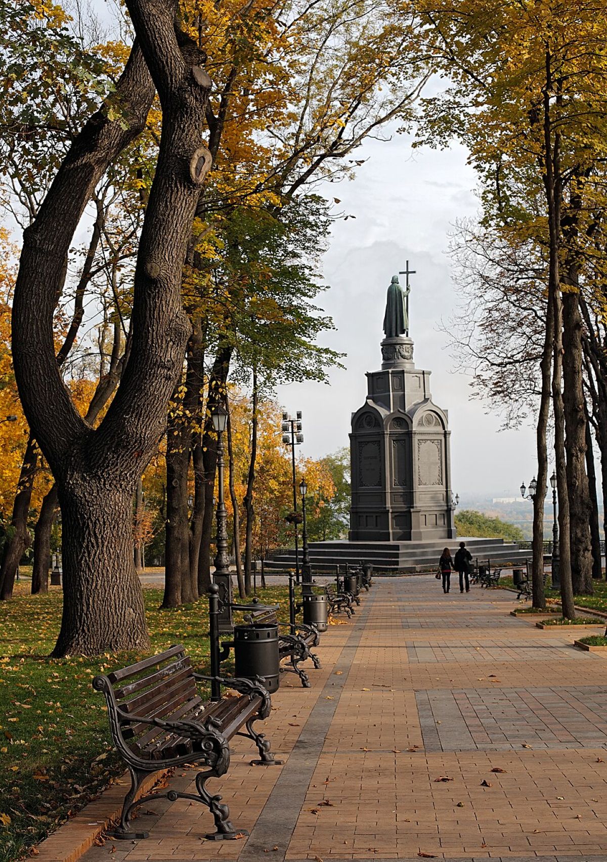 Володимирська гірка у Києві: парк із найкращими панорамами міста - фото 18
