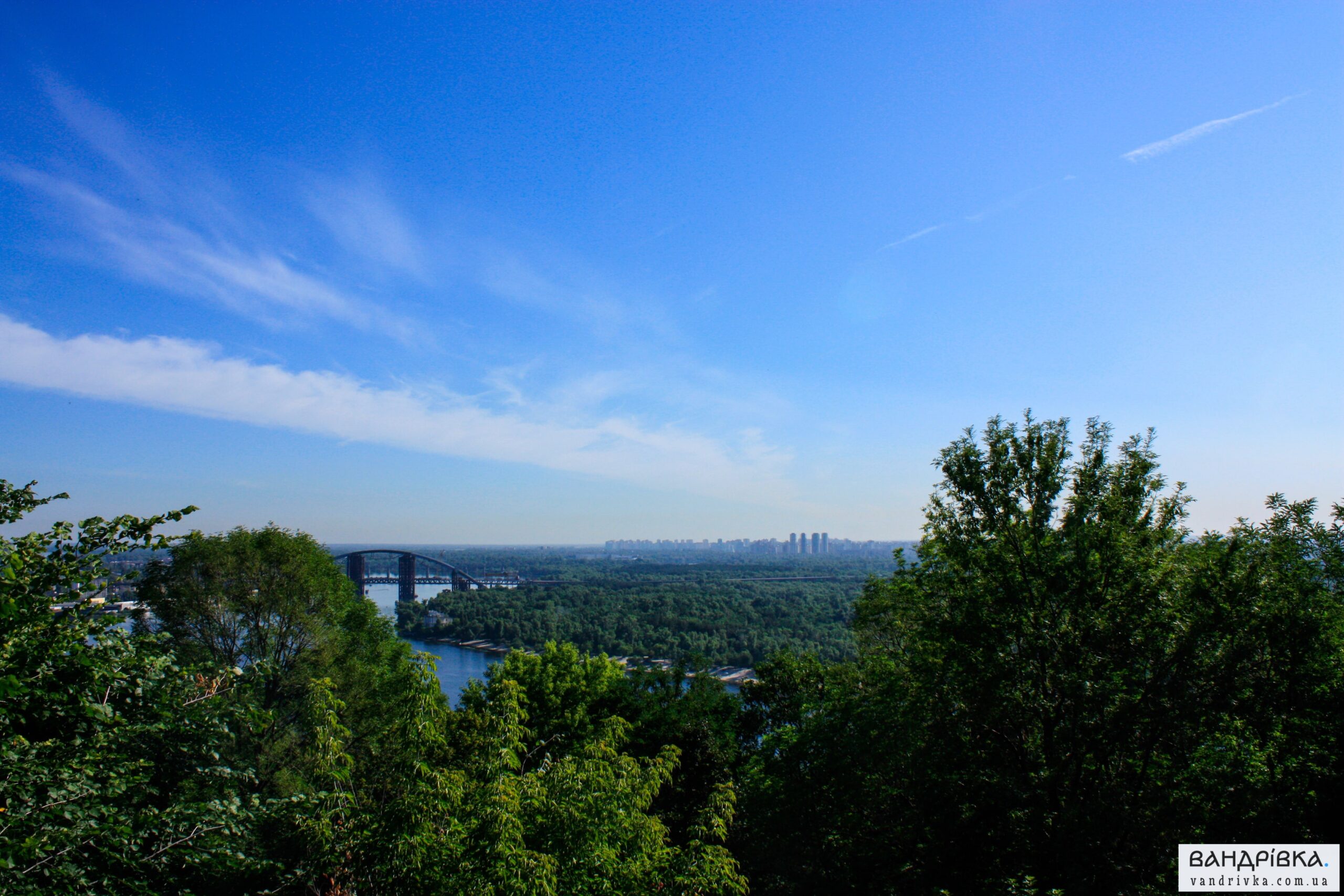 Володимирська гірка у Києві: парк із найкращими панорамами міста - фото 15