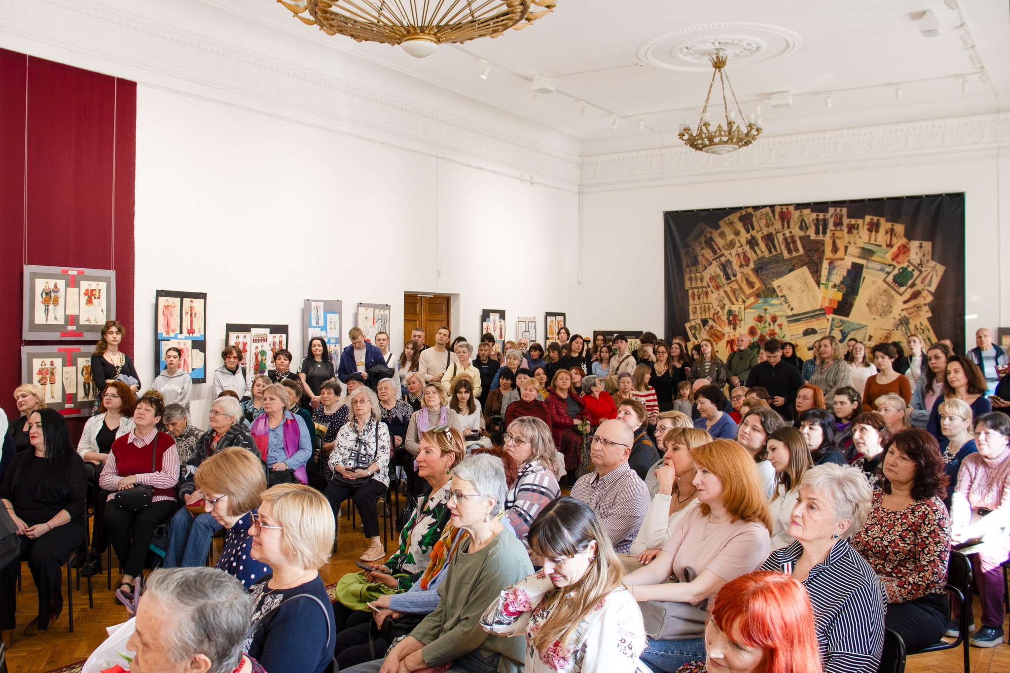 У Черкасах відкрили виставку Олександри Теліженко «Від ідеї до образу» - фото 2