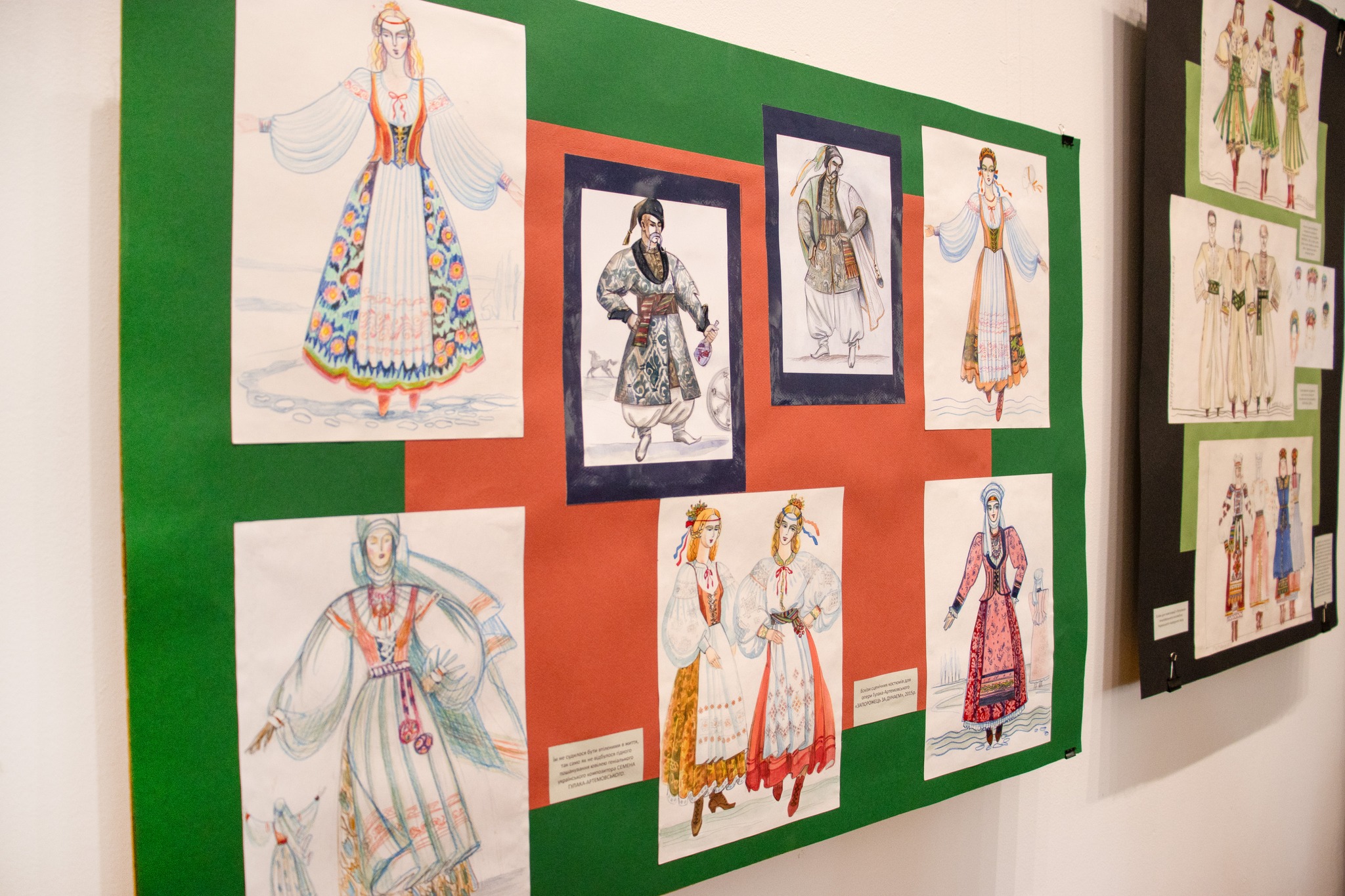 У Черкасах відкрили виставку Олександри Теліженко «Від ідеї до образу» - фото 4