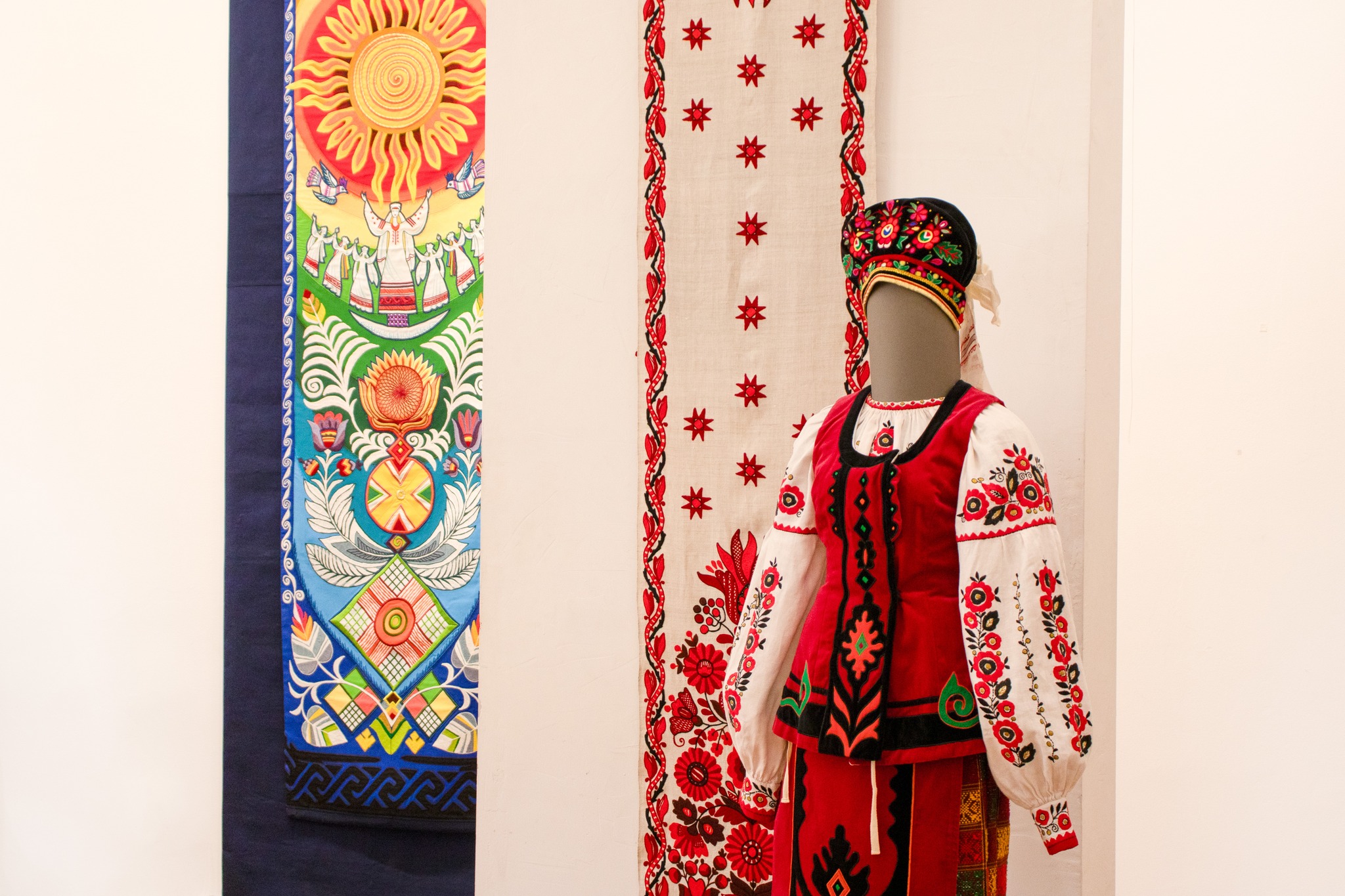 У Черкасах відкрили виставку Олександри Теліженко «Від ідеї до образу» - фото 11