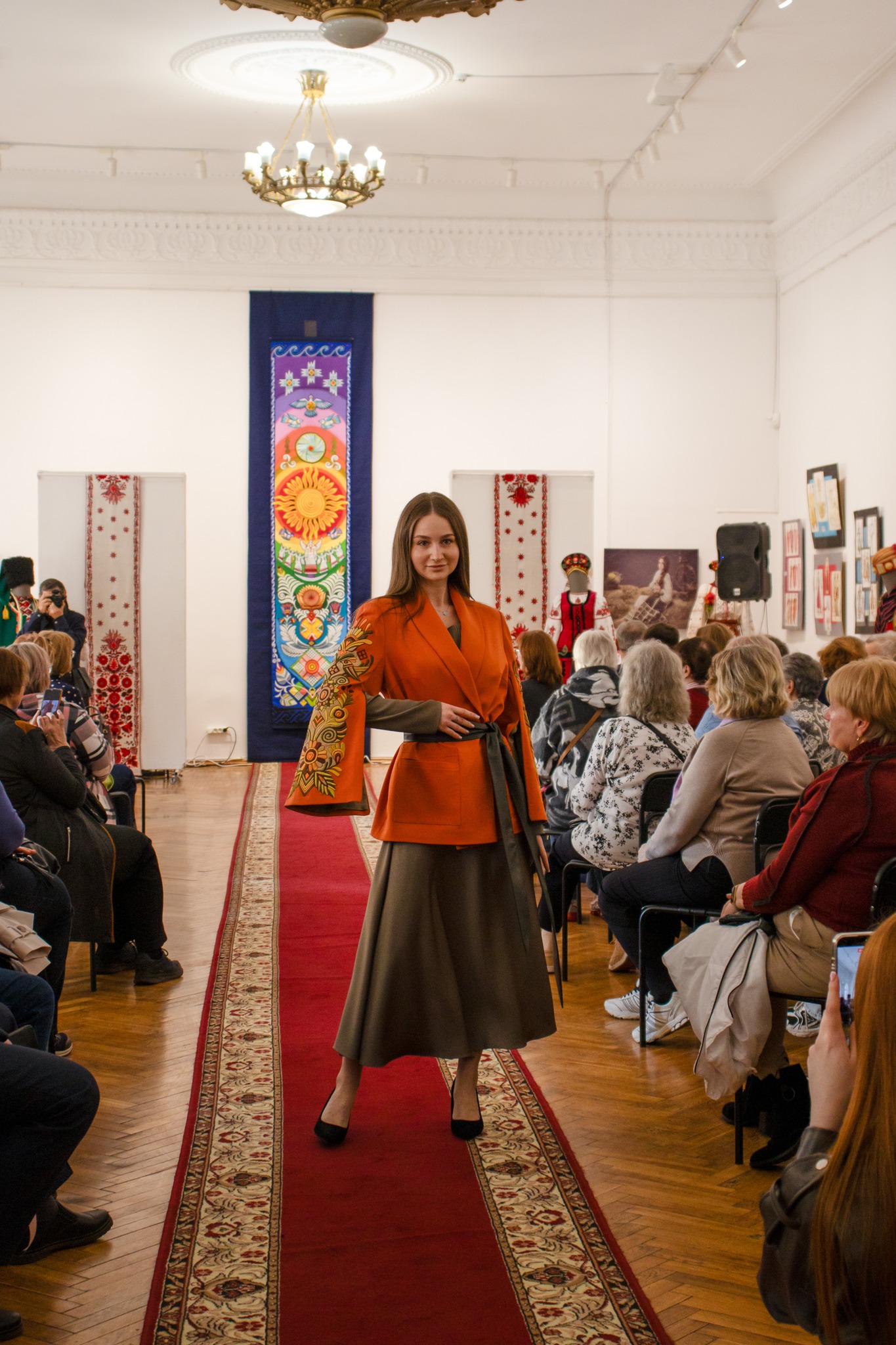 У Черкасах відкрили виставку Олександри Теліженко «Від ідеї до образу» - фото 9