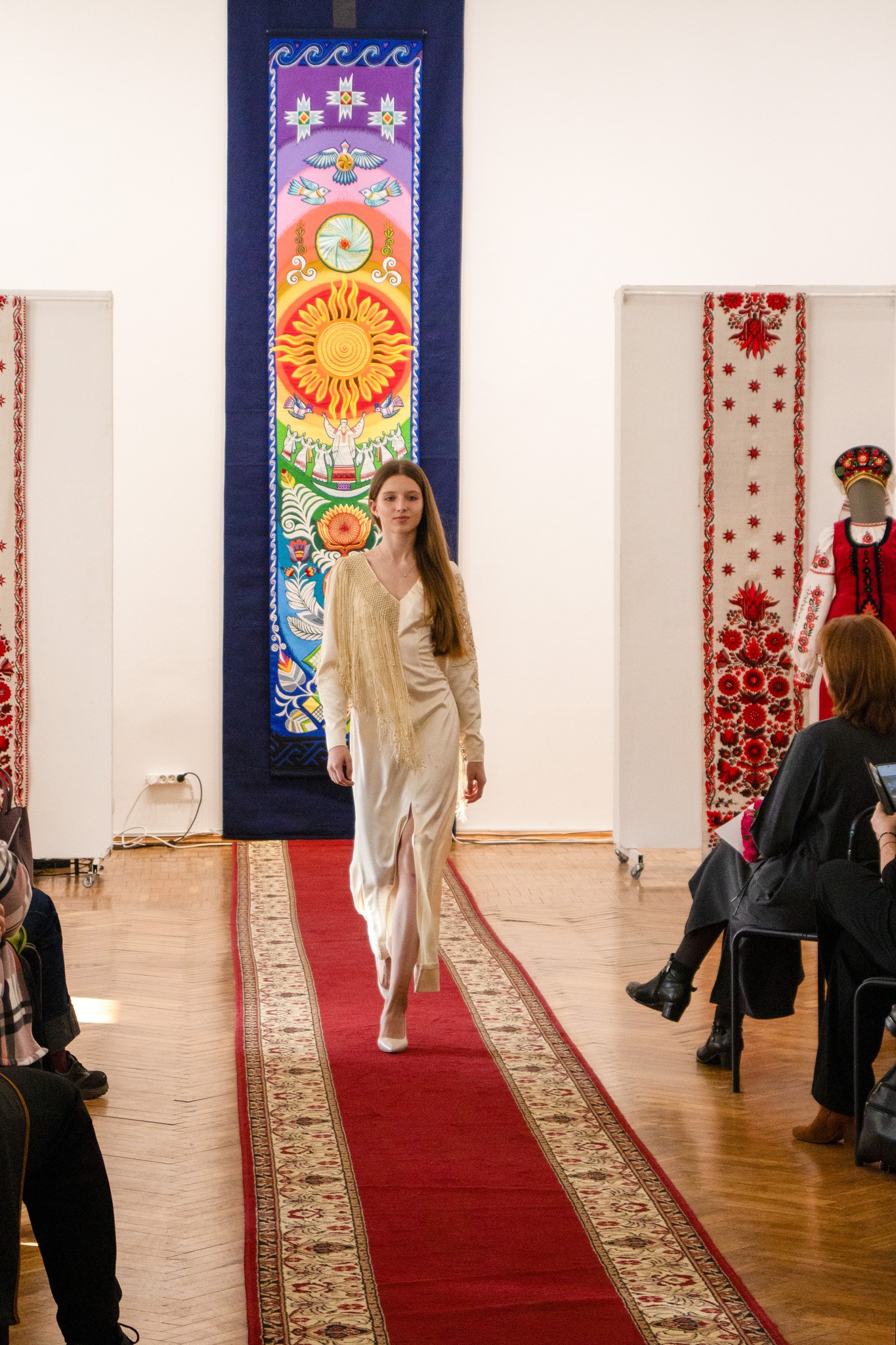 У Черкасах відкрили виставку Олександри Теліженко «Від ідеї до образу» - фото 7