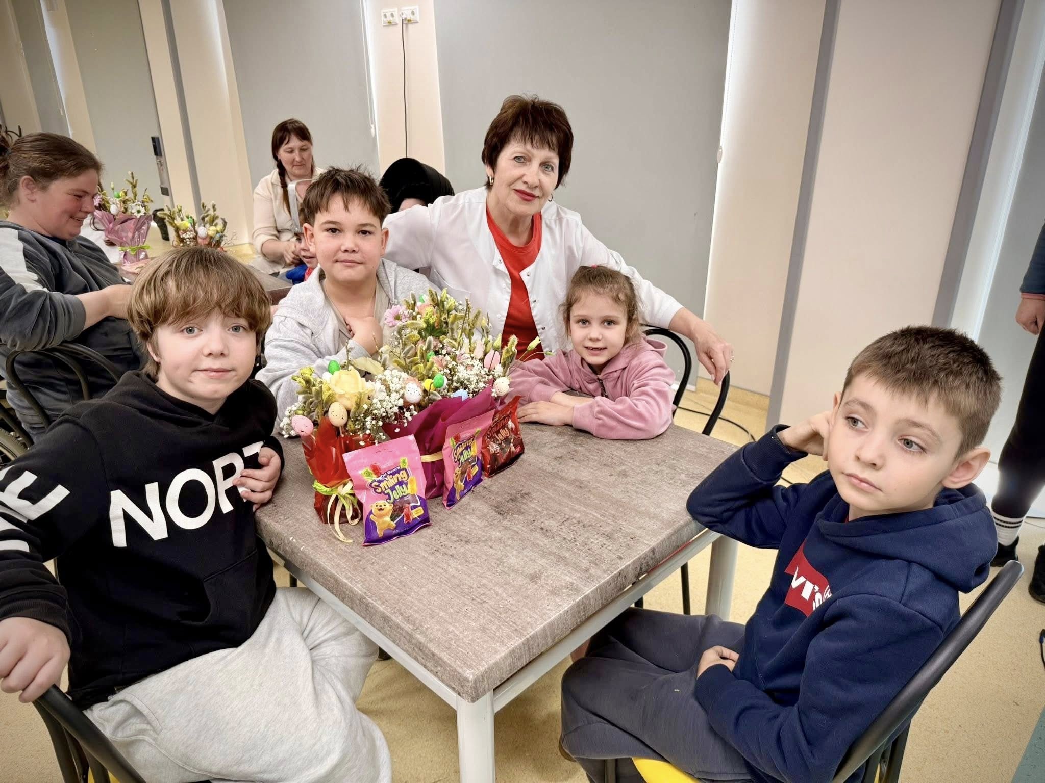 В Охматдиті провели великодній флористичний майстер-клас для дітей - фото 4