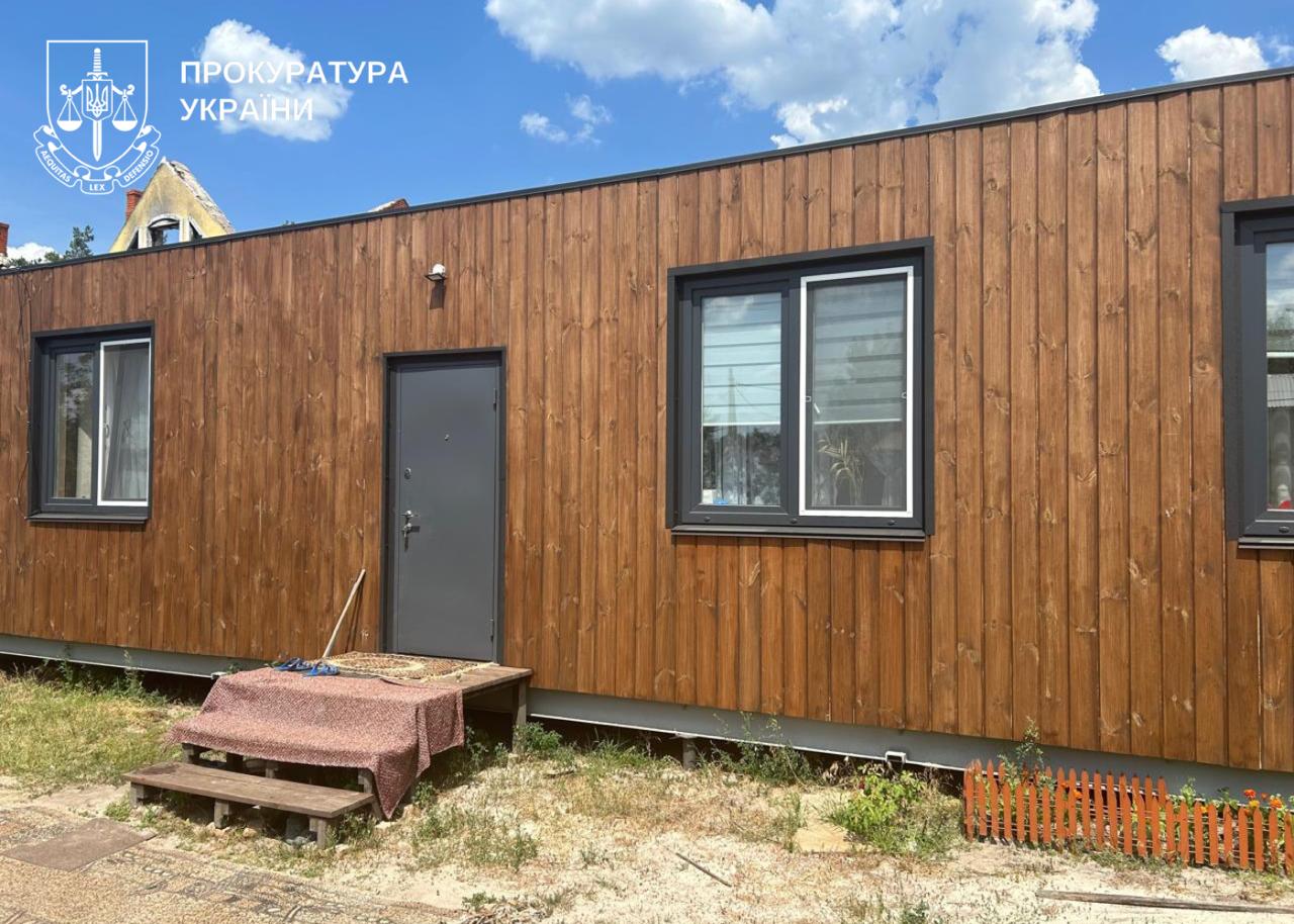 У Києві судитимуть підприємця, який мав будувати модульні будинки в Мощуні - фото 3