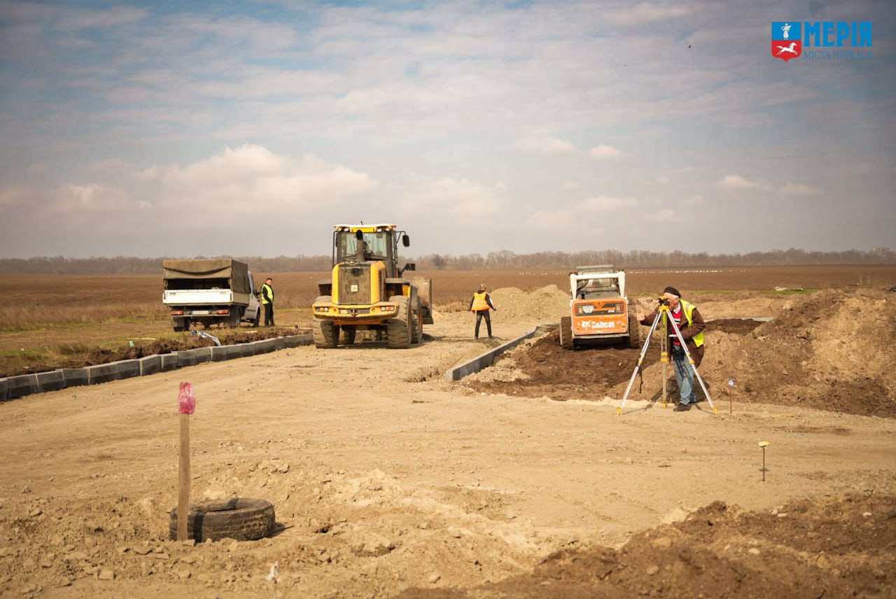 Нове військове кладовище будують у Черкасах. Фото - фото 4