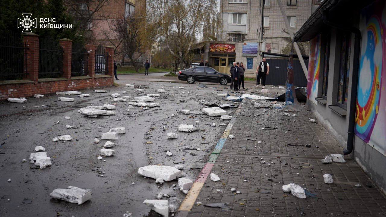 У трьох районах Київщини ліквідовують наслідки російської атаки - фото 5