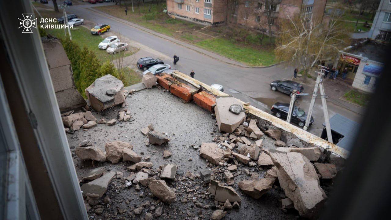 У трьох районах Київщини ліквідовують наслідки російської атаки - фото 6